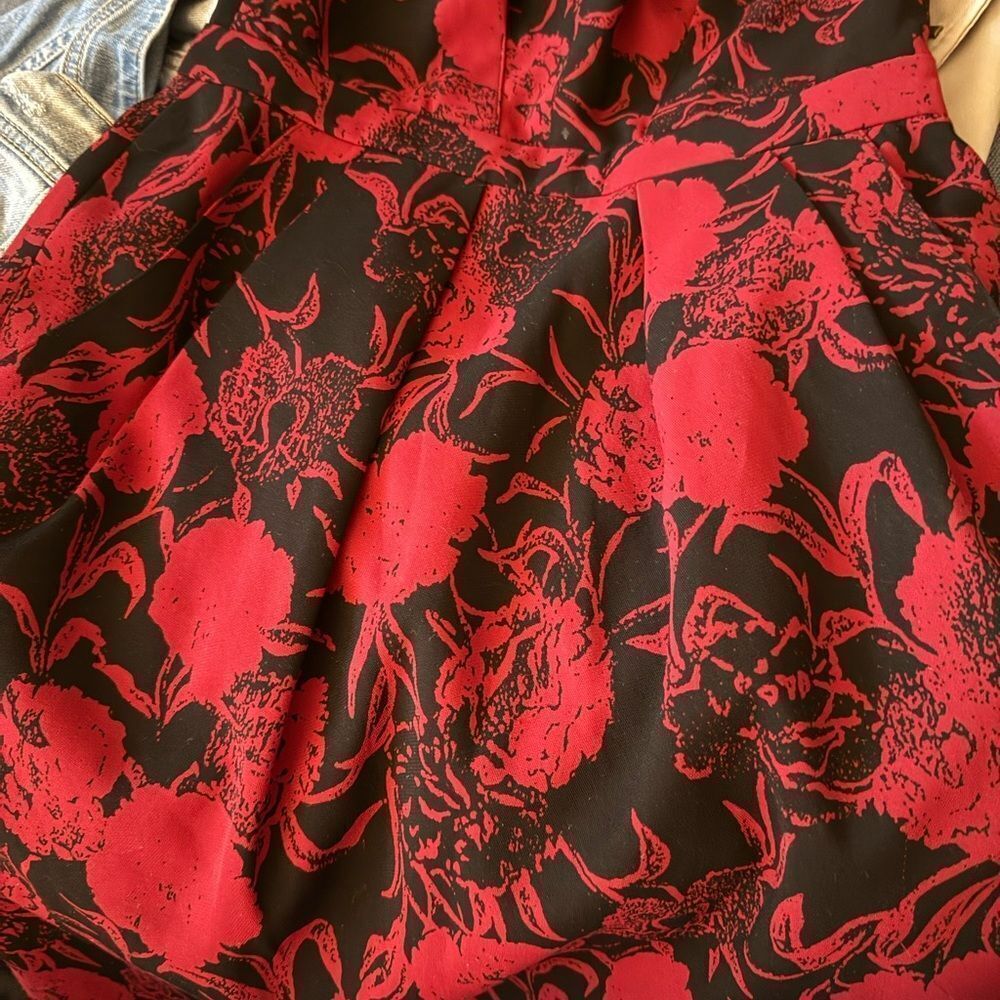 Jack Afalo Strapless Mini Dress in Burgundy/Black Floral Print. Size M. - Picture 3 of 12